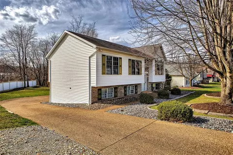 56 Fourth St, Irwin, PA 15642 photo 4