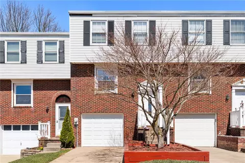 76 Escalon Dr, Coraopolis, PA 15108