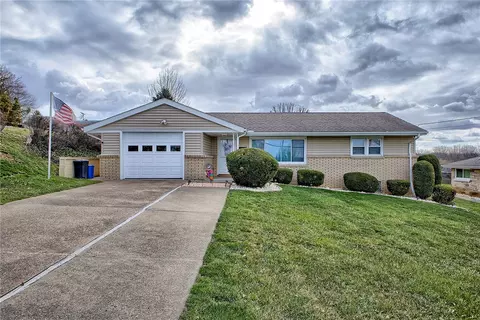 1065 Summit Dr, Greensburg, PA 15601