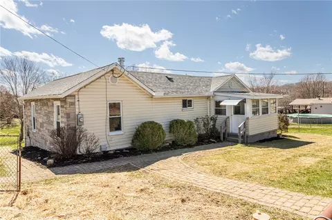 1015 Liberty St, Scottdale, PA 15683