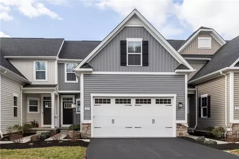 215 Sierra Dr, Canonsburg, PA 15317
