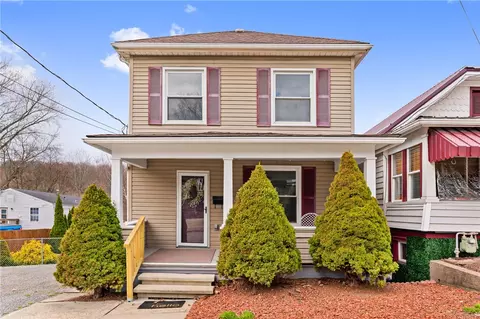 912 Holland St, Vandergrift, PA 15690
