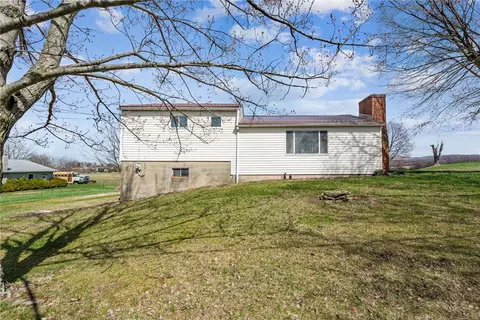 3380 Country Club Rd, Mount Pleasant, PA 15666