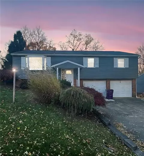 250 Darlan Hill Dr, Pittsburgh, PA 15239
