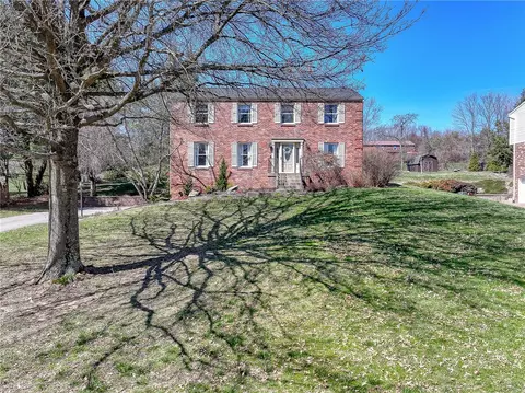 5910 Graybrooke Dr, Export, PA 15632 photo 2