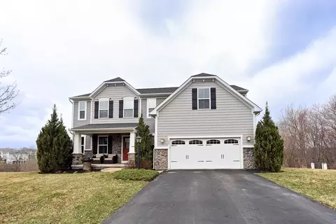 822 Balmoral Ct, Coraopolis, PA 15108