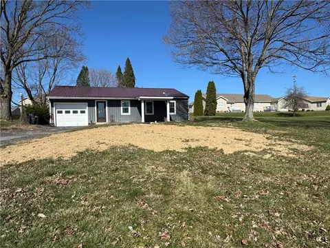 2068 Mercer New Wilmington Rd, New Wilmington, PA 16142