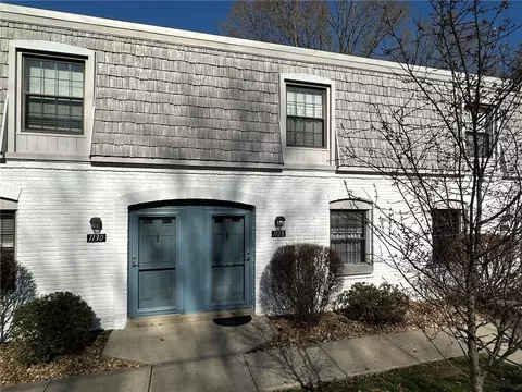 1128 Pennsbury Blvd, Pittsburgh, PA 15205