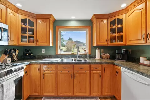 Kitchen - 2891 Italy Rd, Export, PA 15632 photo 3 of 4