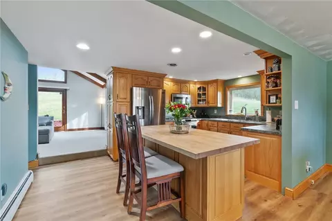 Kitchen - 2891 Italy Rd, Export, PA 15632 photo 2 of 4