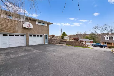 Exterior - 2891 Italy Rd, Export, PA 15632 photo 2 of 7