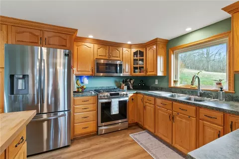Kitchen - 2891 Italy Rd, Export, PA 15632 photo 4 of 4