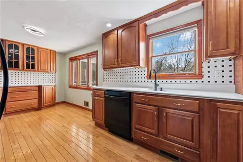 1855 Ivanhoe Dr, North Huntingdon, PA 15642 photo 7