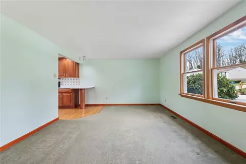 1855 Ivanhoe Dr, North Huntingdon, PA 15642 photo 5