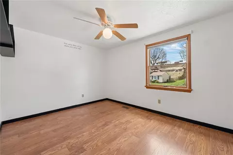 1855 Ivanhoe Dr, North Huntingdon, PA 15642 photo 23