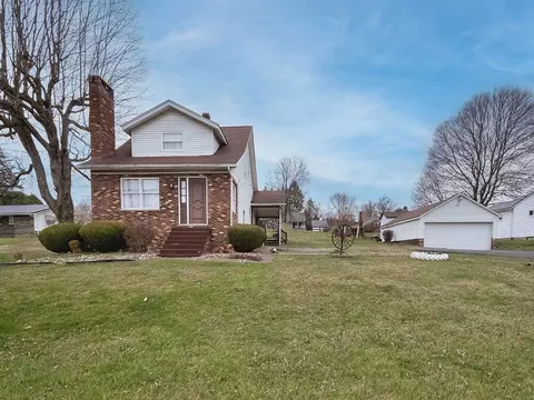 847 State Route 66, Leechburg, PA 15656