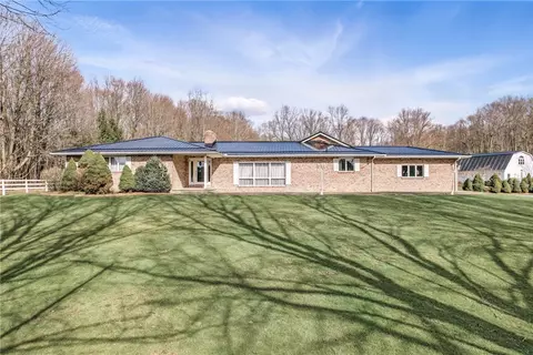 190 Hamburg Rd, Greenville, PA 16125