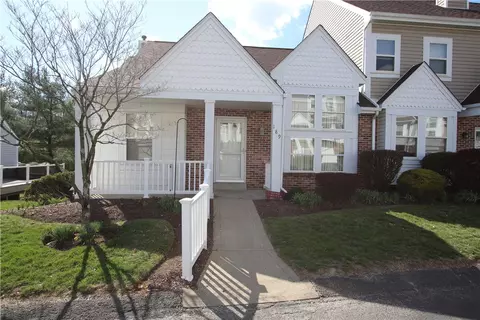 189 Old Village Ln, Bethel Park, PA 15102