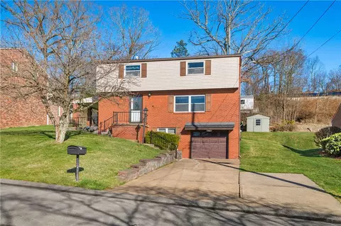 613 Harborview Dr, Pittsburgh, PA 15239