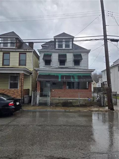 75 Rosamond St, Mckees Rocks, PA 15136