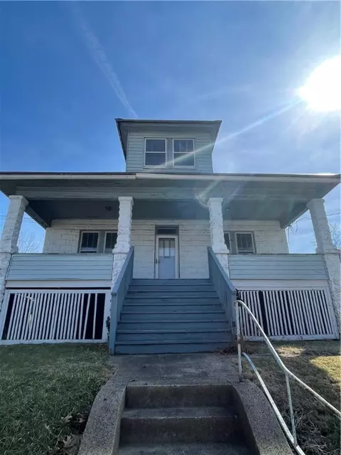 414 Keystone Dr, New Kensington, PA 15068