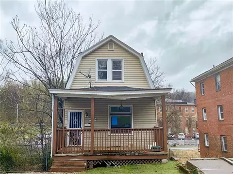 8363 Bricelyn St, Pittsburgh, PA 15221