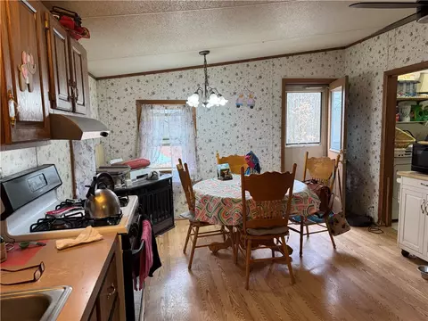482 Sand Rd, Parker, PA 16049 photo 6