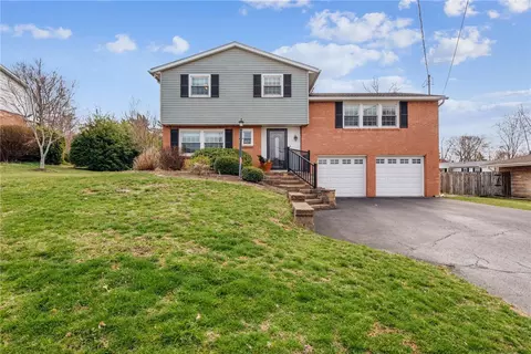 1127 Chapel Dr, Greensburg, PA 15601