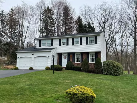 102 Parklane Dr, Slippery Rock, PA 16057