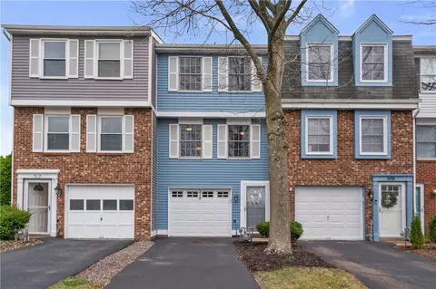 310 Redrome Cir W, Bridgeville, PA 15017