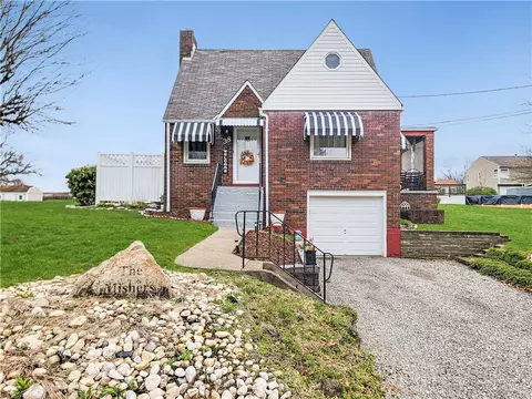 38 W Kennedy Ln, Mckees Rocks, PA 15136