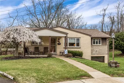 4 Harter Cir, Pittsburgh, PA 15236