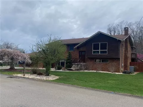 129 Mulberry St, Hopwood, PA 15445