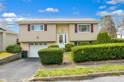 10 Maple St, Roscoe, PA 15477