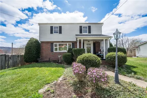 458 Rosslyn Ave, Springdale, PA 15144