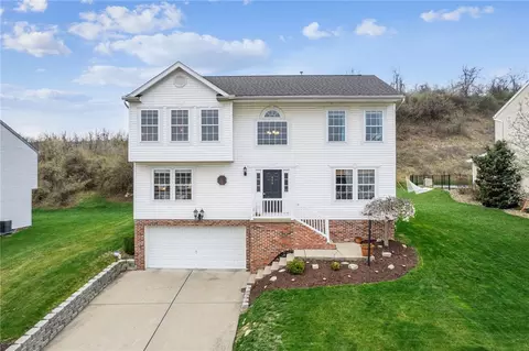 405 Bluefield Dr, Oakdale, PA 15071