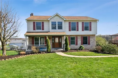 21 Oakridge Dr, Irwin, PA 15642