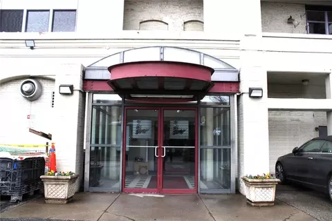 5850 Centre Ave #401, Pittsburgh, PA 15206