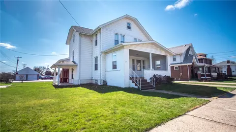 1009 Montana Ave, Natrona Heights, PA 15065