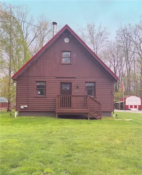 1729 Glenwood Dr, Jamestown, PA 16134