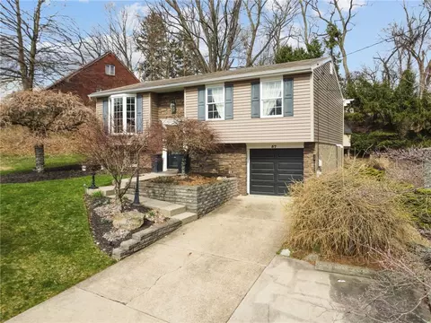 57 Cypress Dr, Carnegie, PA 15106