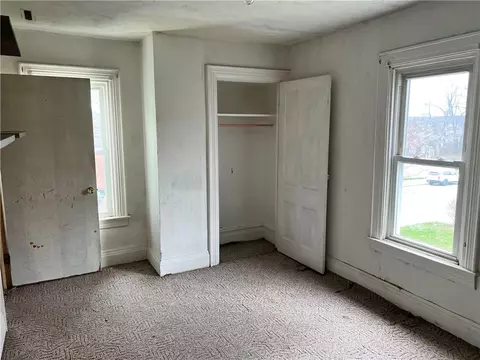 Bedroom - 313 E 9th Ave, Tarentum, PA 15084 photo 3 of 4