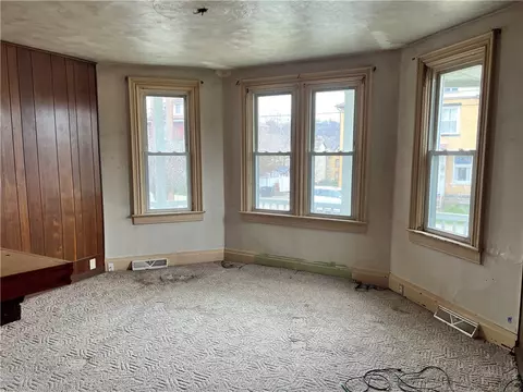 Living - 313 E 9th Ave, Tarentum, PA 15084 photo 2 of 6