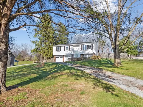 115 Gross Dr, Baden, PA 15005