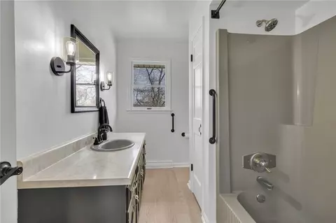 Bath - 119 Chambers Dr, Monaca, PA 15061 photo 2 of 3