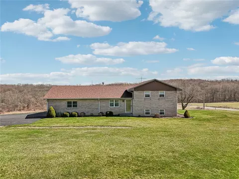 605 Cleland Mill Rd, New Castle, PA 16102