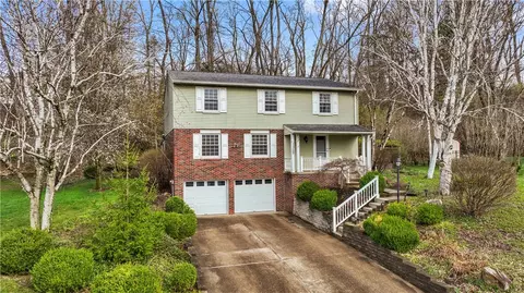 1369 Pheasant Cir, Pittsburgh, PA 15241