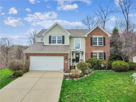 143 Bradford Square Dr, Trafford, PA 15085