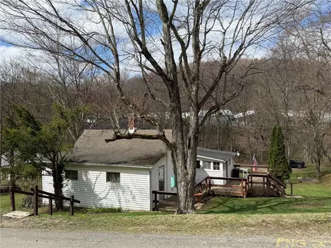 303 Margaret Ave, Evans City, PA 16033