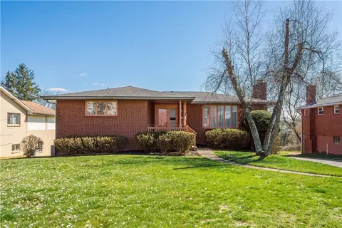 134 Maryland Dr, Carnegie, PA 15106